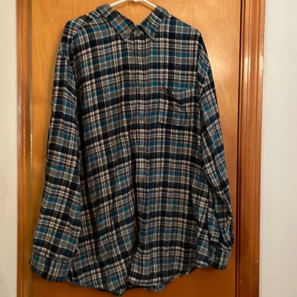 Navy gray blue and white plaid flannel button down shirt